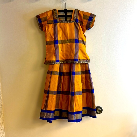 Rasi Raw silk girls’ set - Picture 1 of 4